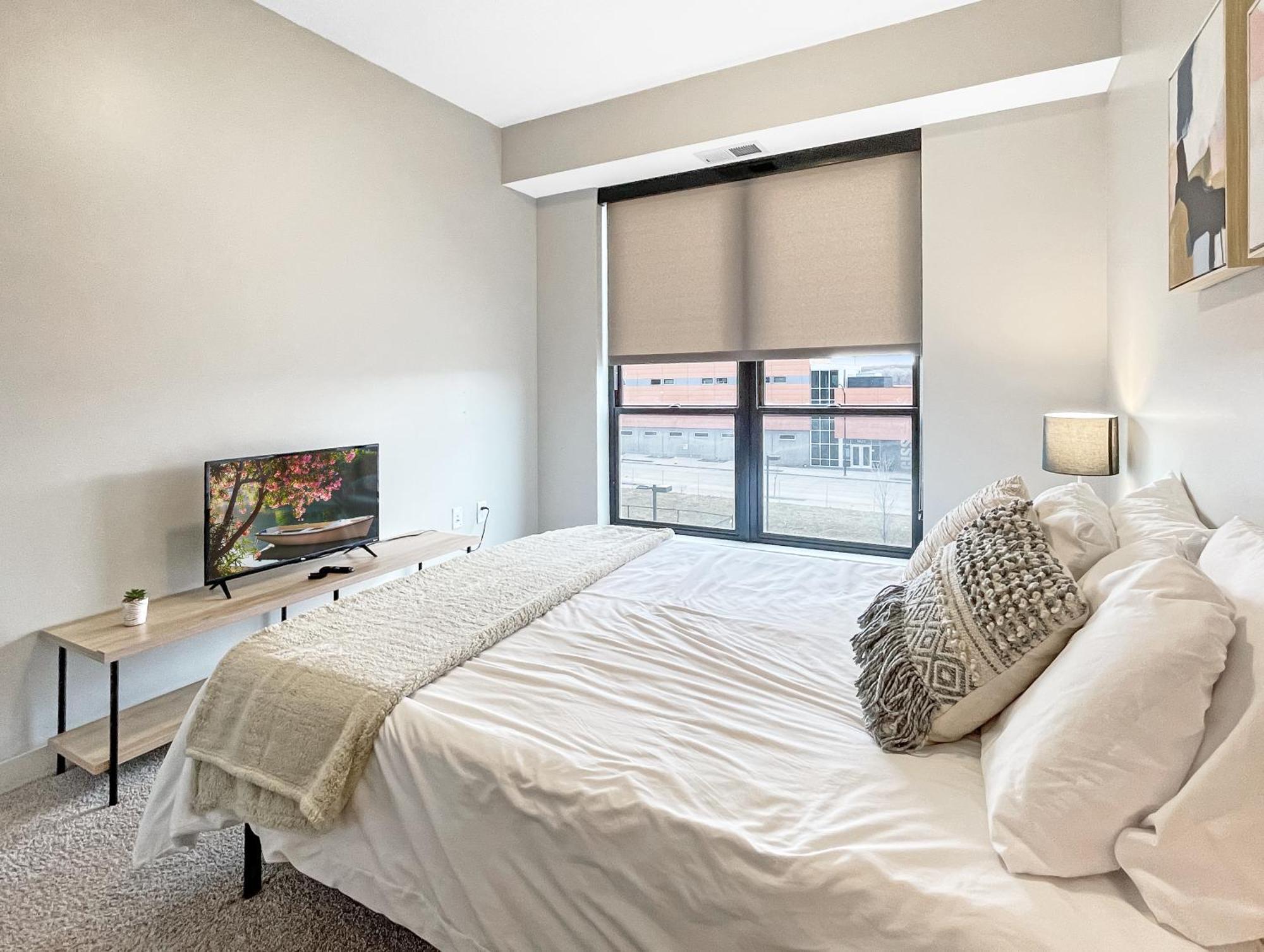 Apartament Large Downtown 2Br -Hot Tub-Downtown! Des Moines Zewnętrze zdjęcie